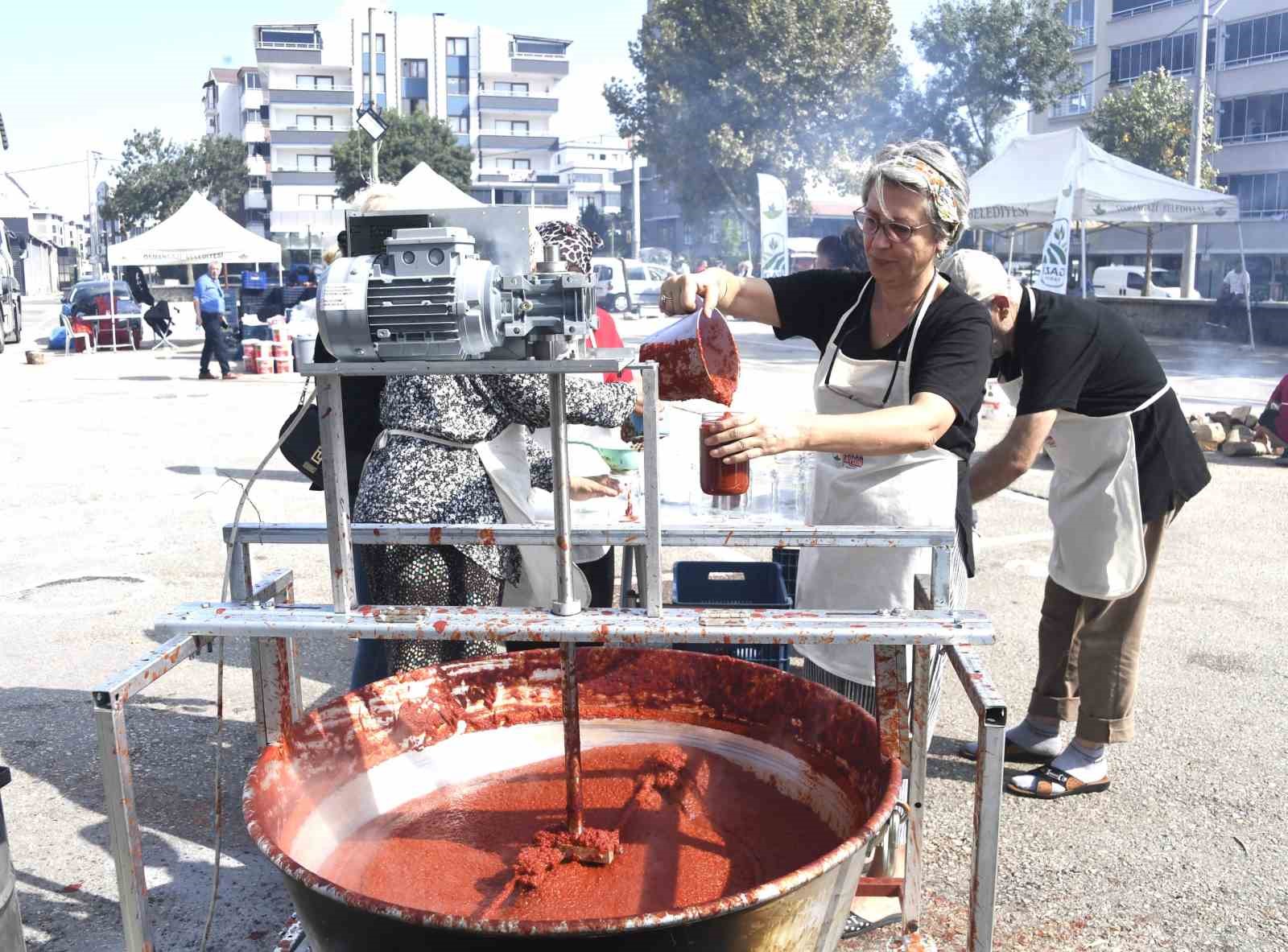 Bursa&rsquo;da ev yapımı salça seferberliği
