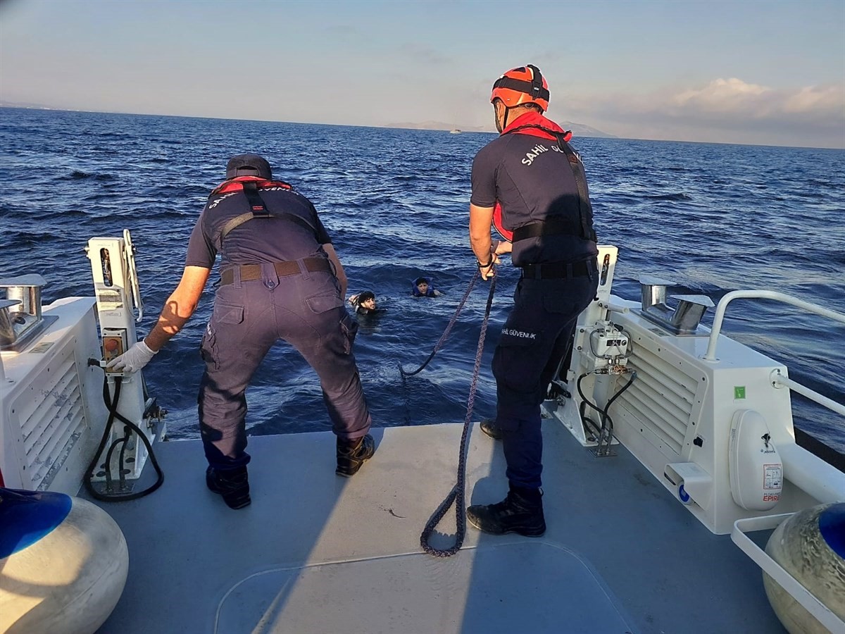 Yüzerek Yunan adalarına geçmeye çalıştılar
