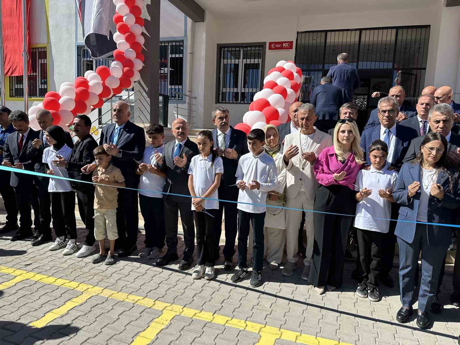 Bakan Tekin: "Türkiye son 20 yılda eğitim öğretimde fiziki altyapı, teknolojik altyapı ve akademik içerik açısından devrim niteliğinde işler yaptı"