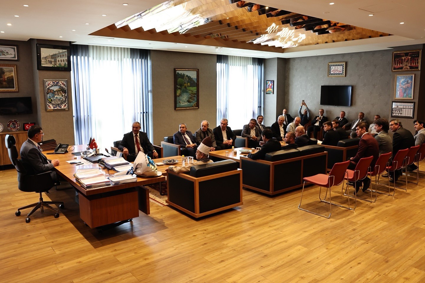 Başkan Kahveci, Ahilik Haftası Kutlama Komitesi&rsquo;ni kabul etti