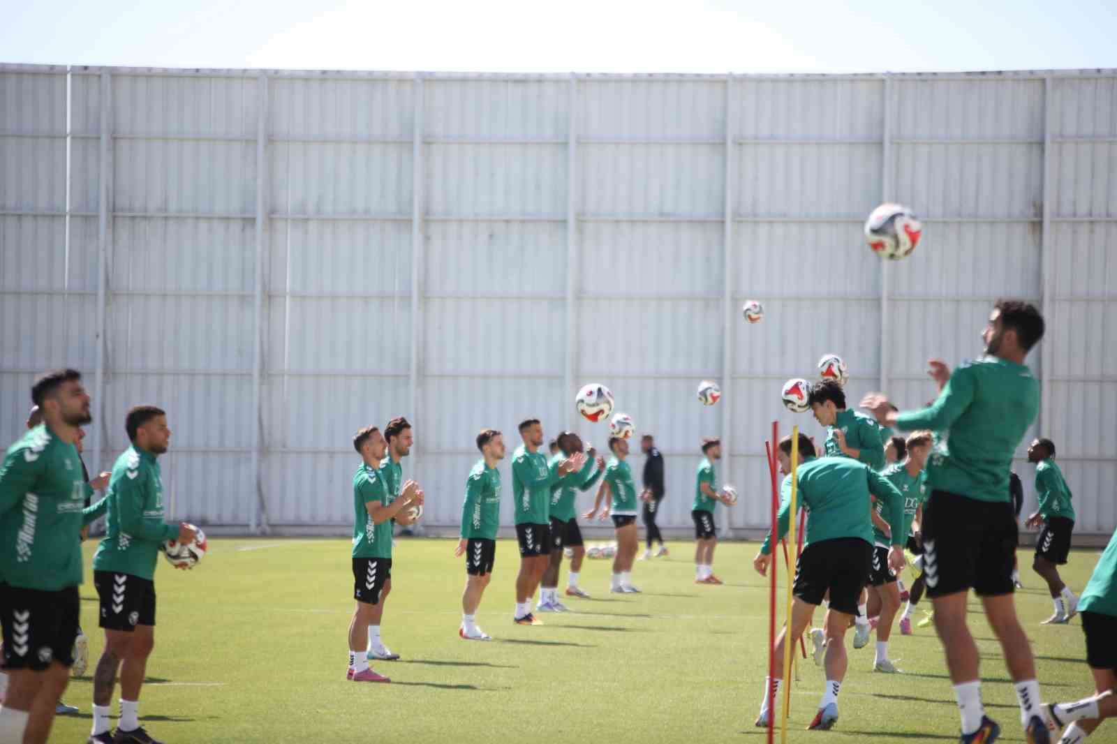 Recep Uçar: "Galatasaray ve Alanyaspor maçında yaşadığımız kayıpları telafi etmek istiyoruz"