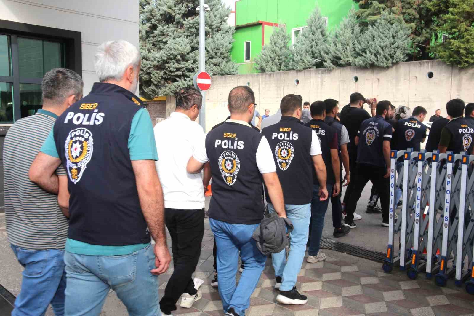 Kocaeli merkezli 16 ilde dolandırıcılık operasyonu: 24 tutuklama
