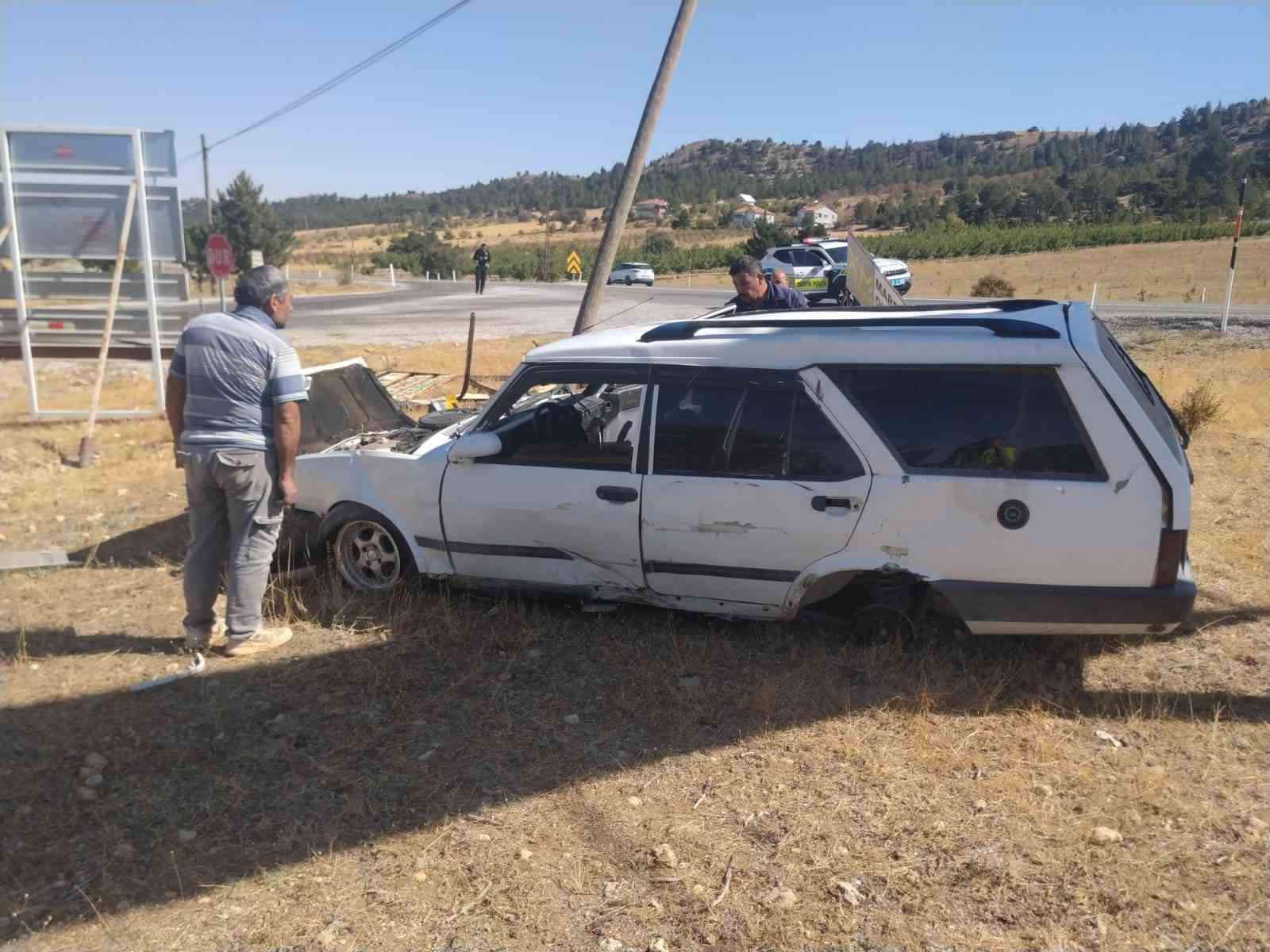 Karaman’da otomobil takla attı: 2 yaralı