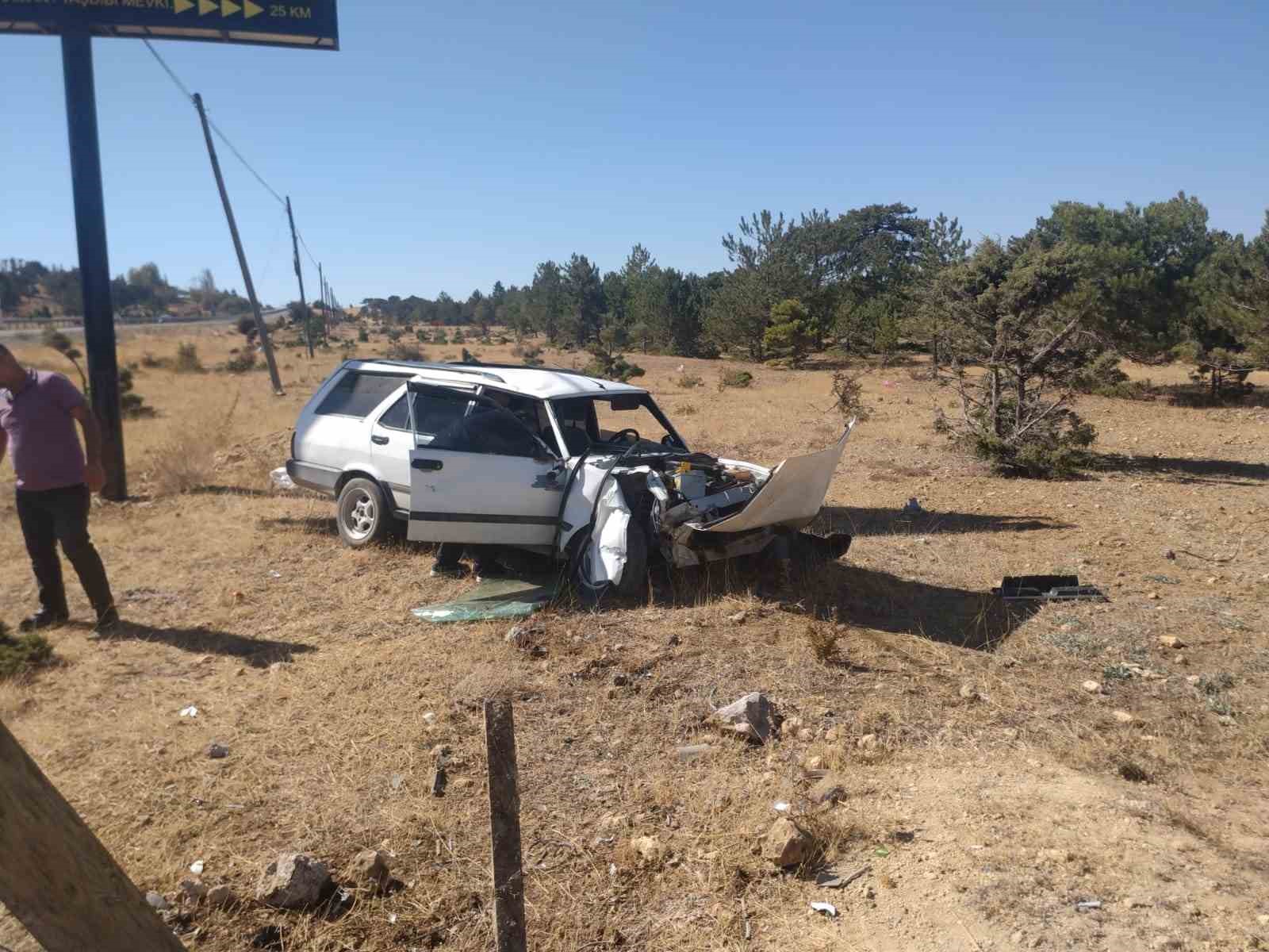 Karaman&rsquo;da otomobil takla attı: 2 yaralı
