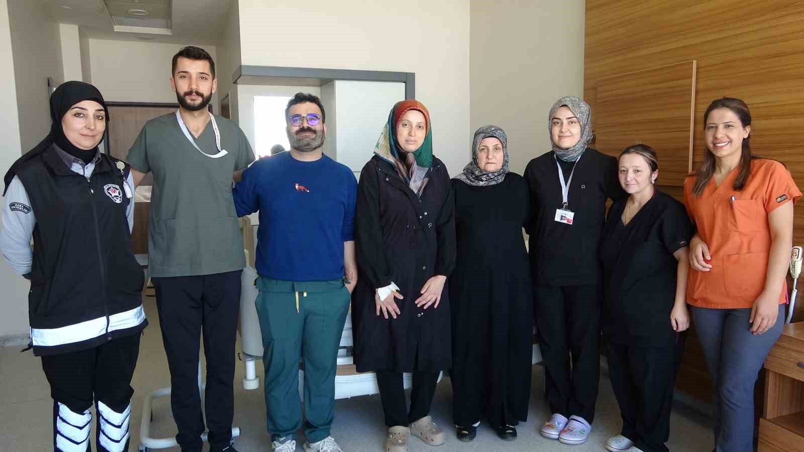 Van&rsquo;da 100&rsquo;den fazla hastaya izsiz cerrahi uygulandı
