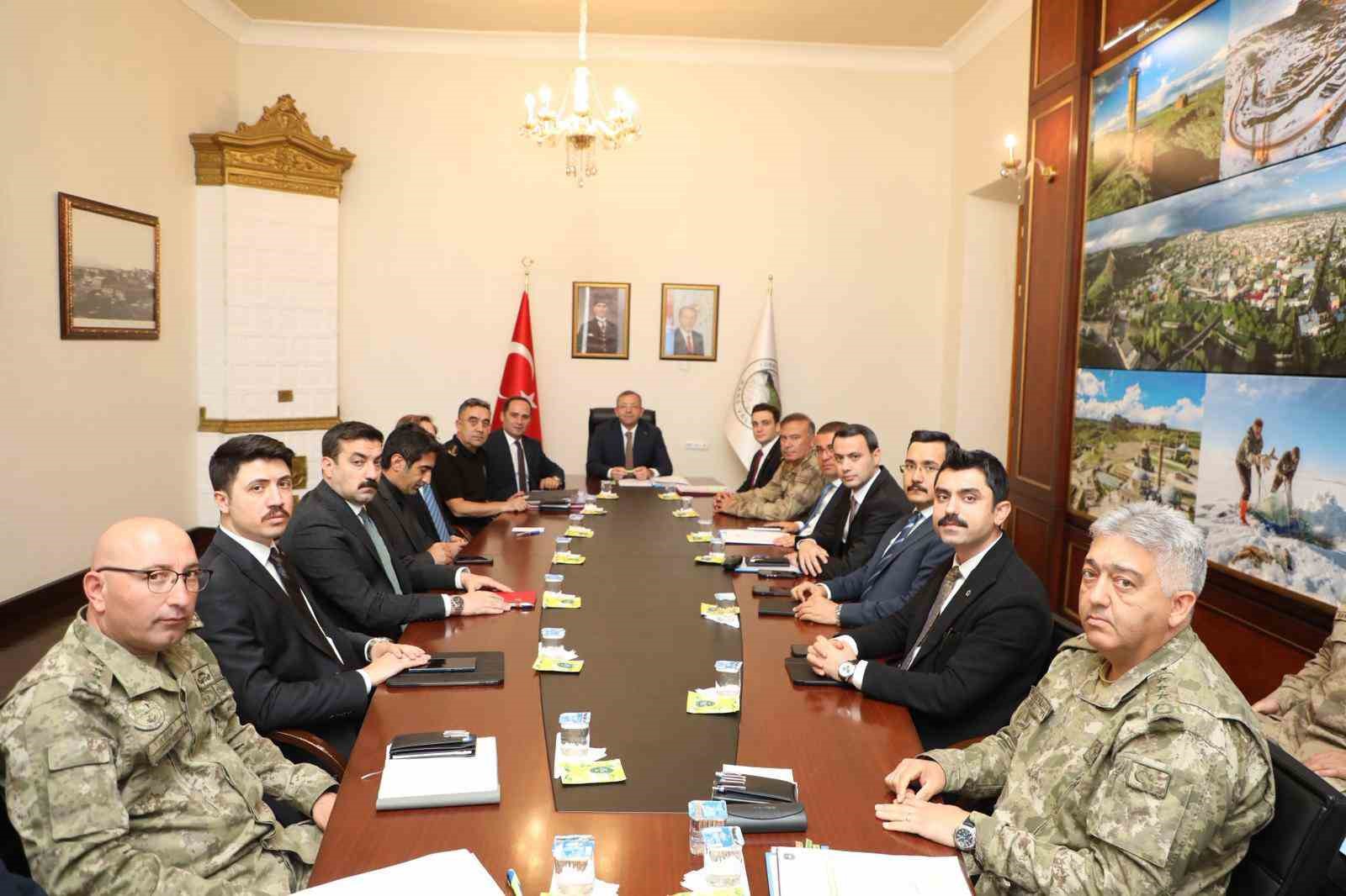 Kars’ta asayiş ve güvenlik toplantısı yapıldı