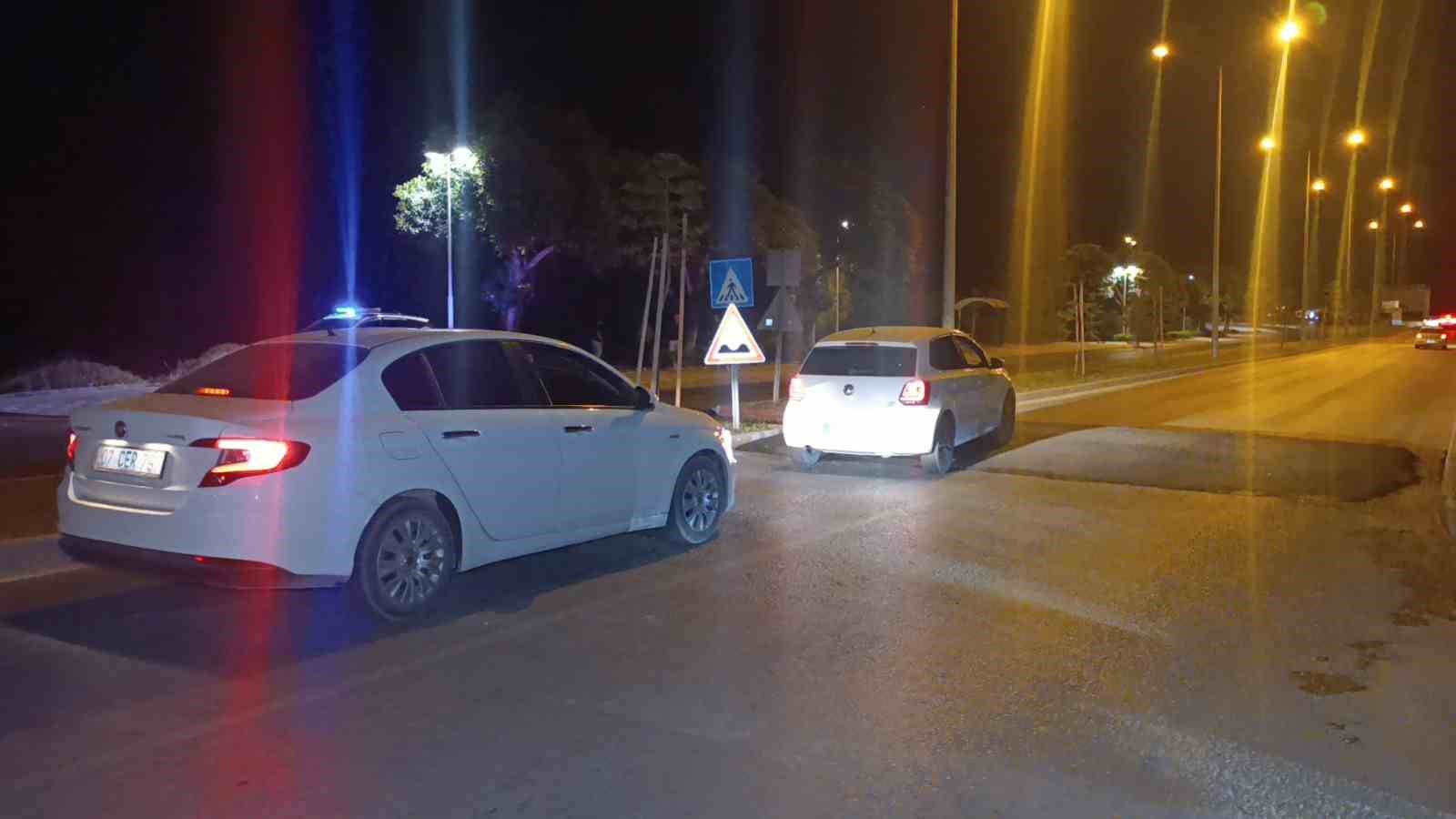 Boyasız kasisler gece karanlığında sürücülerin kabusu oldu: Fark edemeyen sanayinin yolunu tuttu