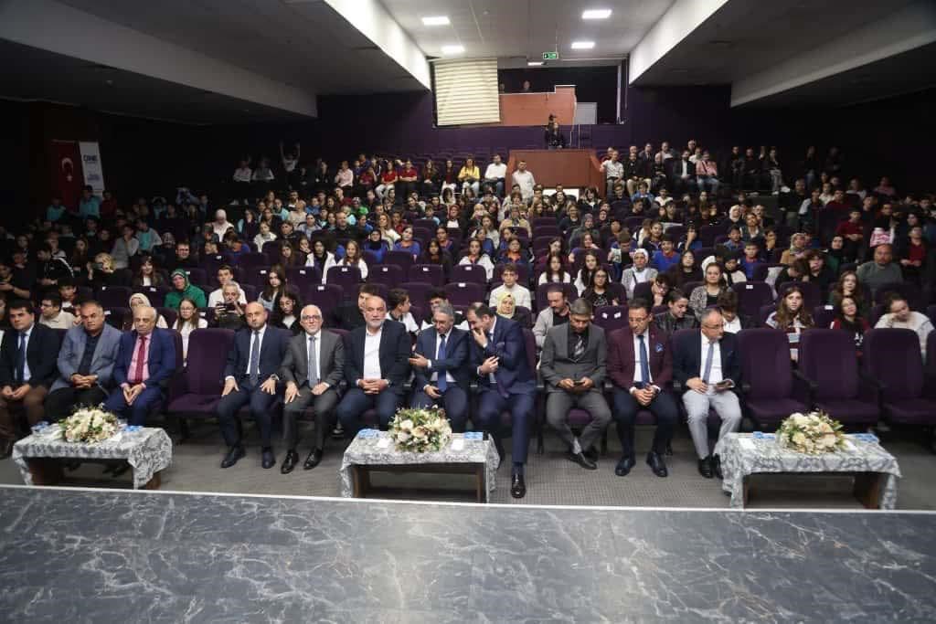 Canik Belediyesi&rsquo;nden YKS ve LGS şampiyonlarına &ouml;d&uuml;l
