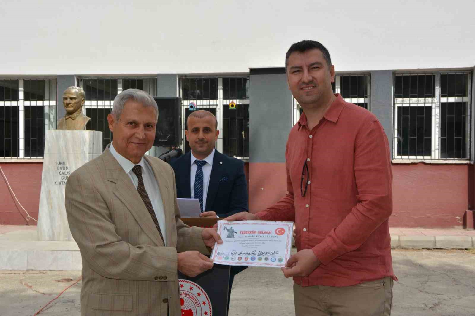 Demirci&rsquo;de yılın ahisi se&ccedil;ildi
