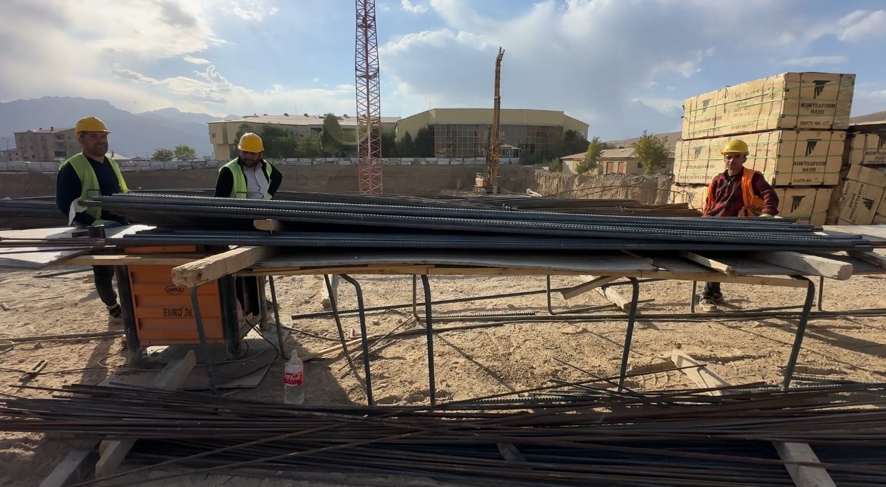 Y&uuml;ksekova Devlet Hastanesinin inşaat &ccedil;alışmaları devam ediyor
