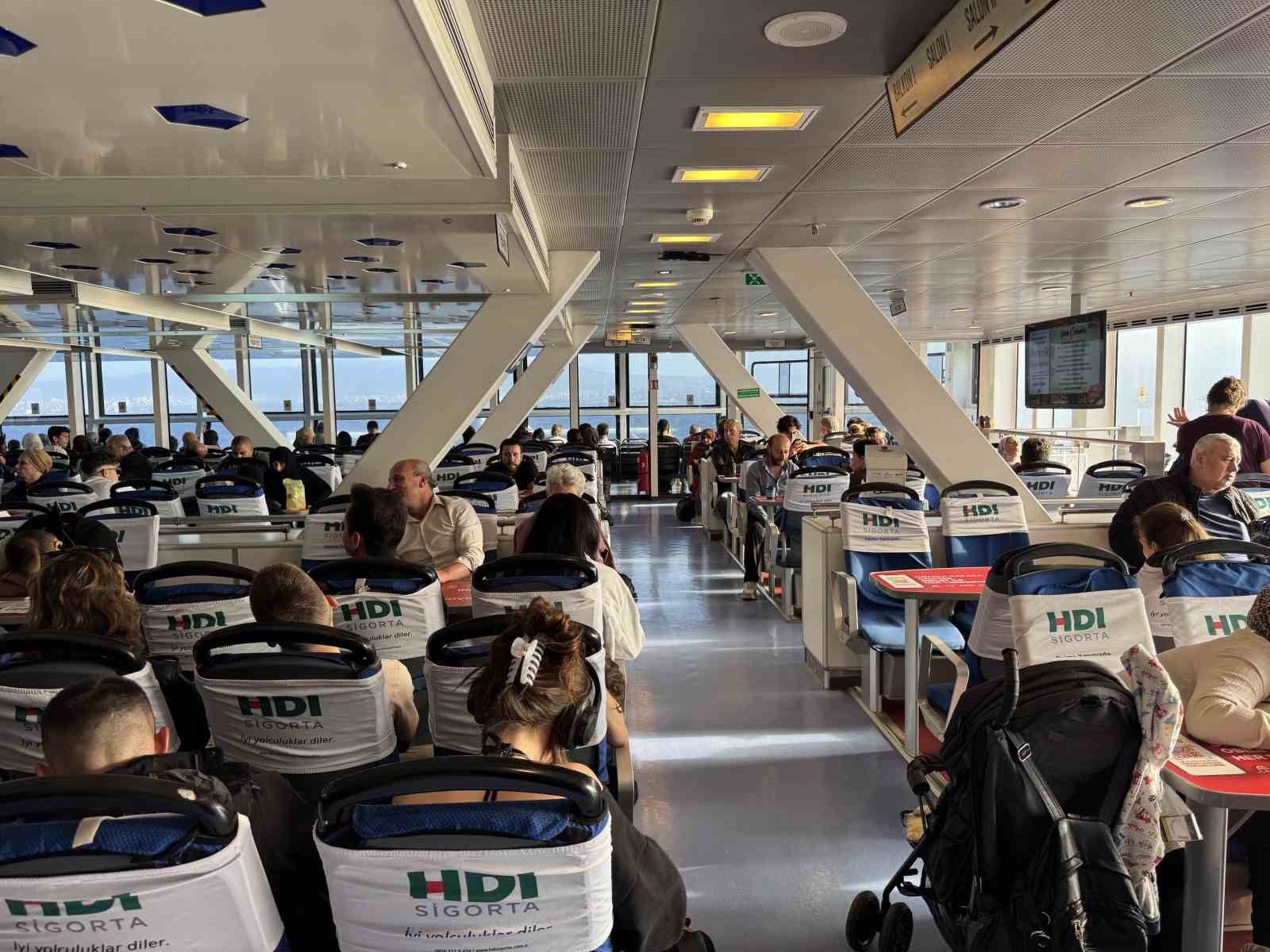 Marmara Denizinde kuvvetli r&uuml;zgar etkili oluyor
