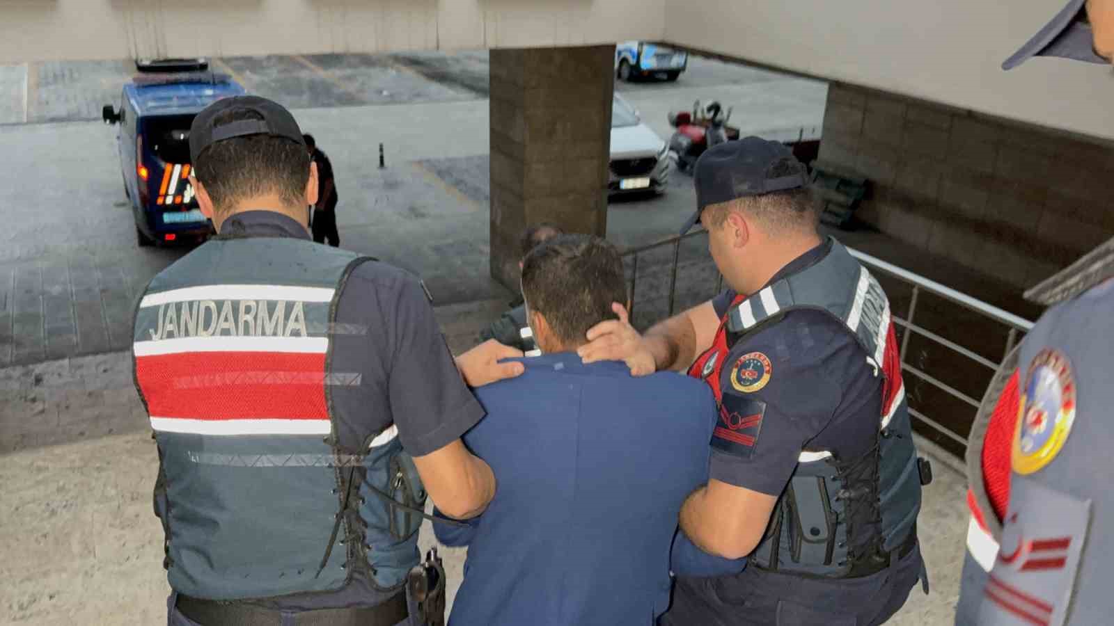 Eşini bardak ve yumruk darbesi ile &ouml;ld&uuml;ren şahıs tutuklandı
