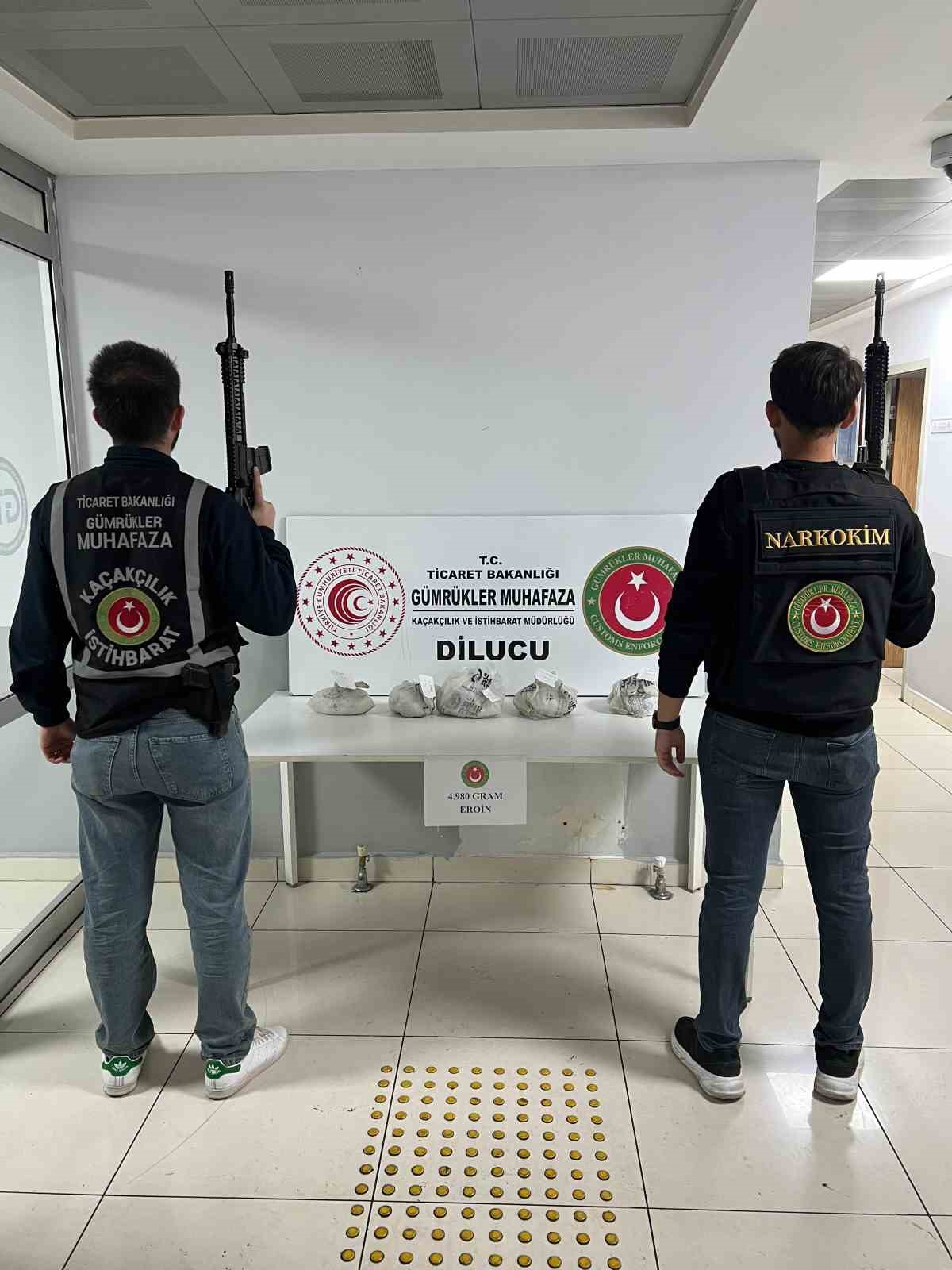 Dilucu G&uuml;mr&uuml;k Kapısı&rsquo;nda 4 kilo 980 gram eroin ele ge&ccedil;irildi

