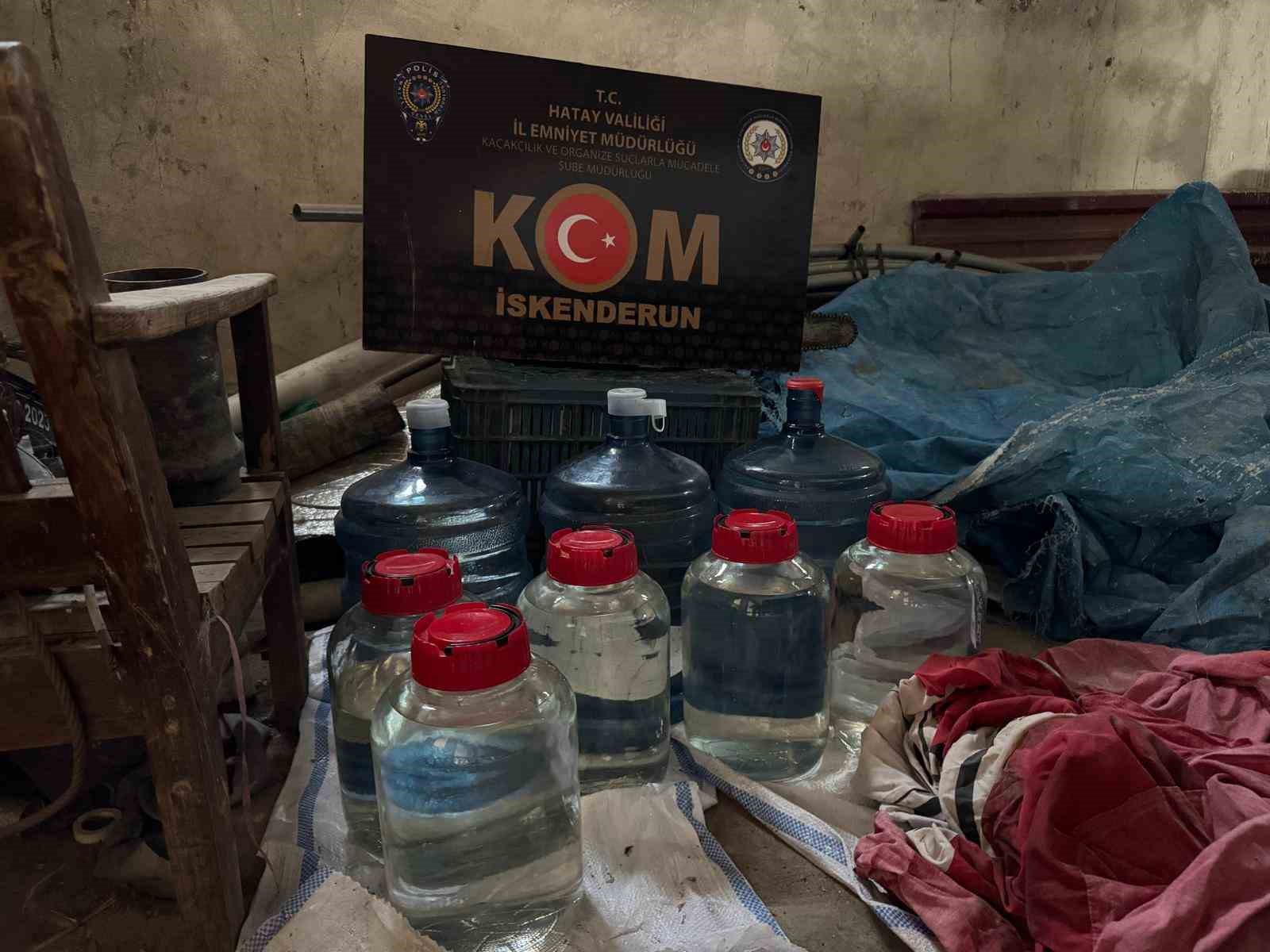 Hatay&rsquo;da sahte i&ccedil;ki ve ka&ccedil;ak&ccedil;ılık operasyonu
