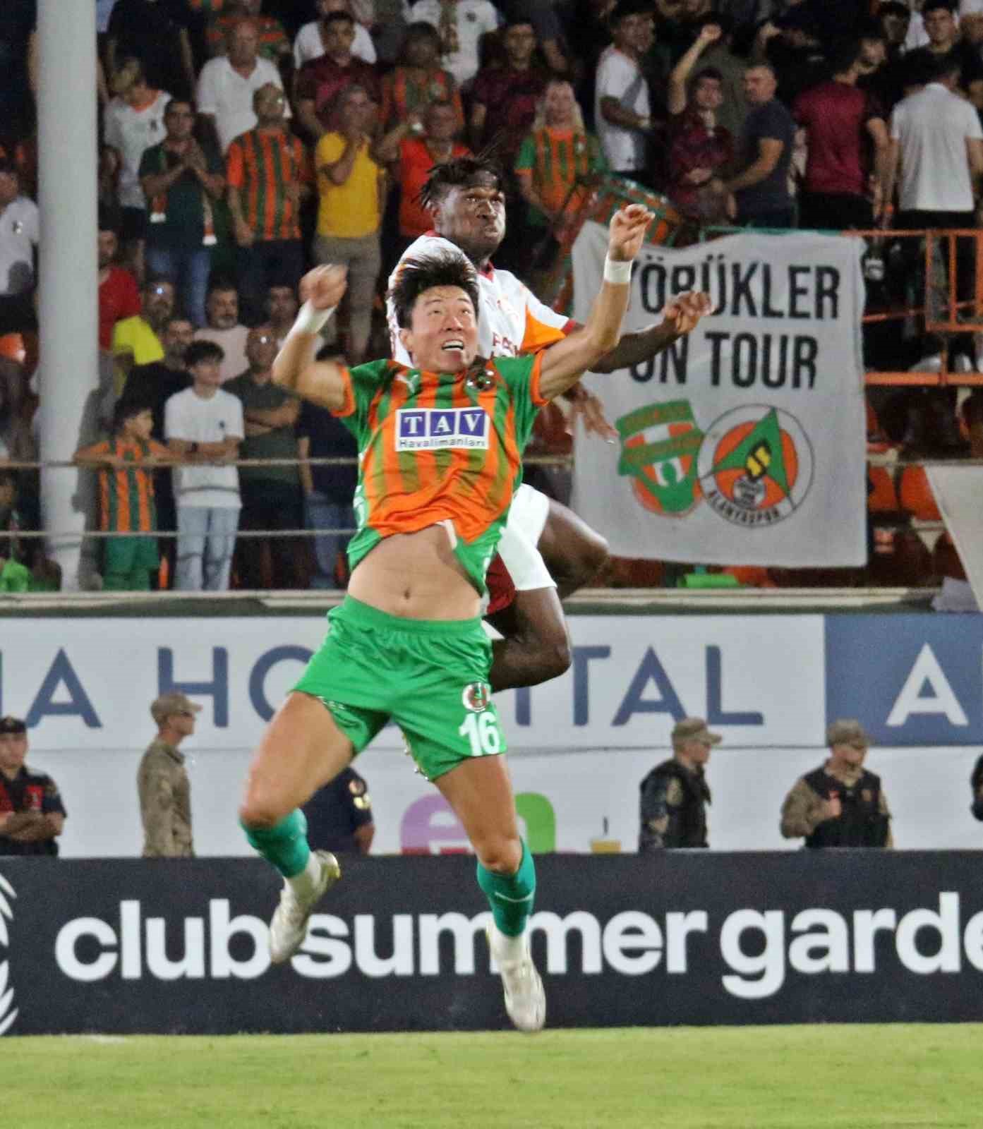 Trendyol Süper Lig: Corendon Alanyaspor: 0 - Galatasaray: 1 (Maç devam ediyor)