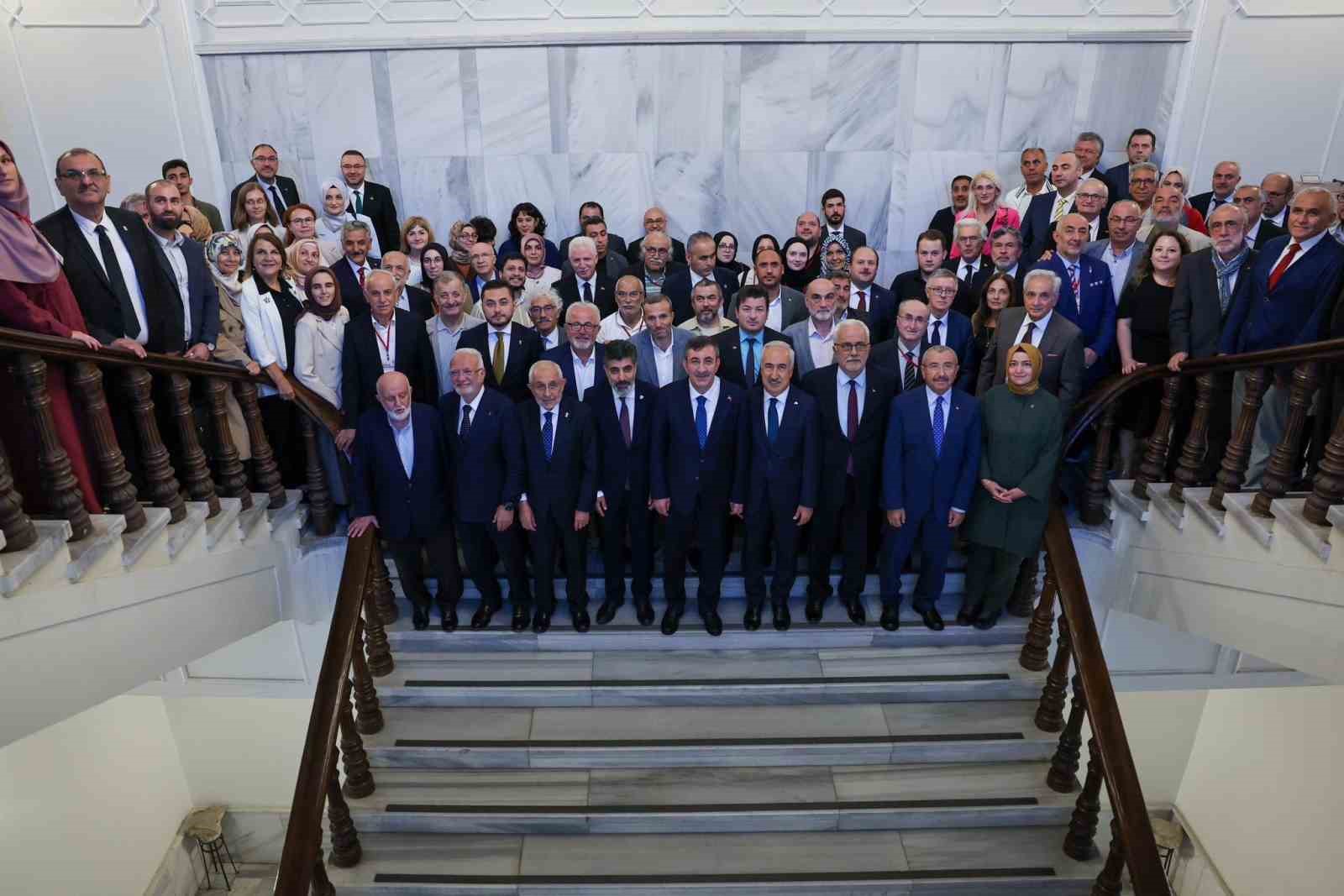 Cumhurbaşkanı Yardımcısı Yılmaz: "İmla, dil bayrağımız Türkçemizin birliğini ve kültürel hafızasını koruyan temel unsurdur"