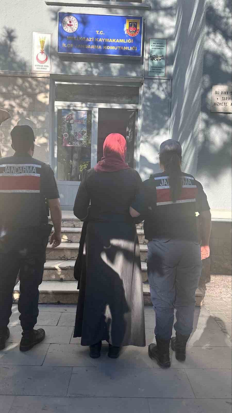 Jandarma’dan FETÖ operasyonu: 1 gözaltı

