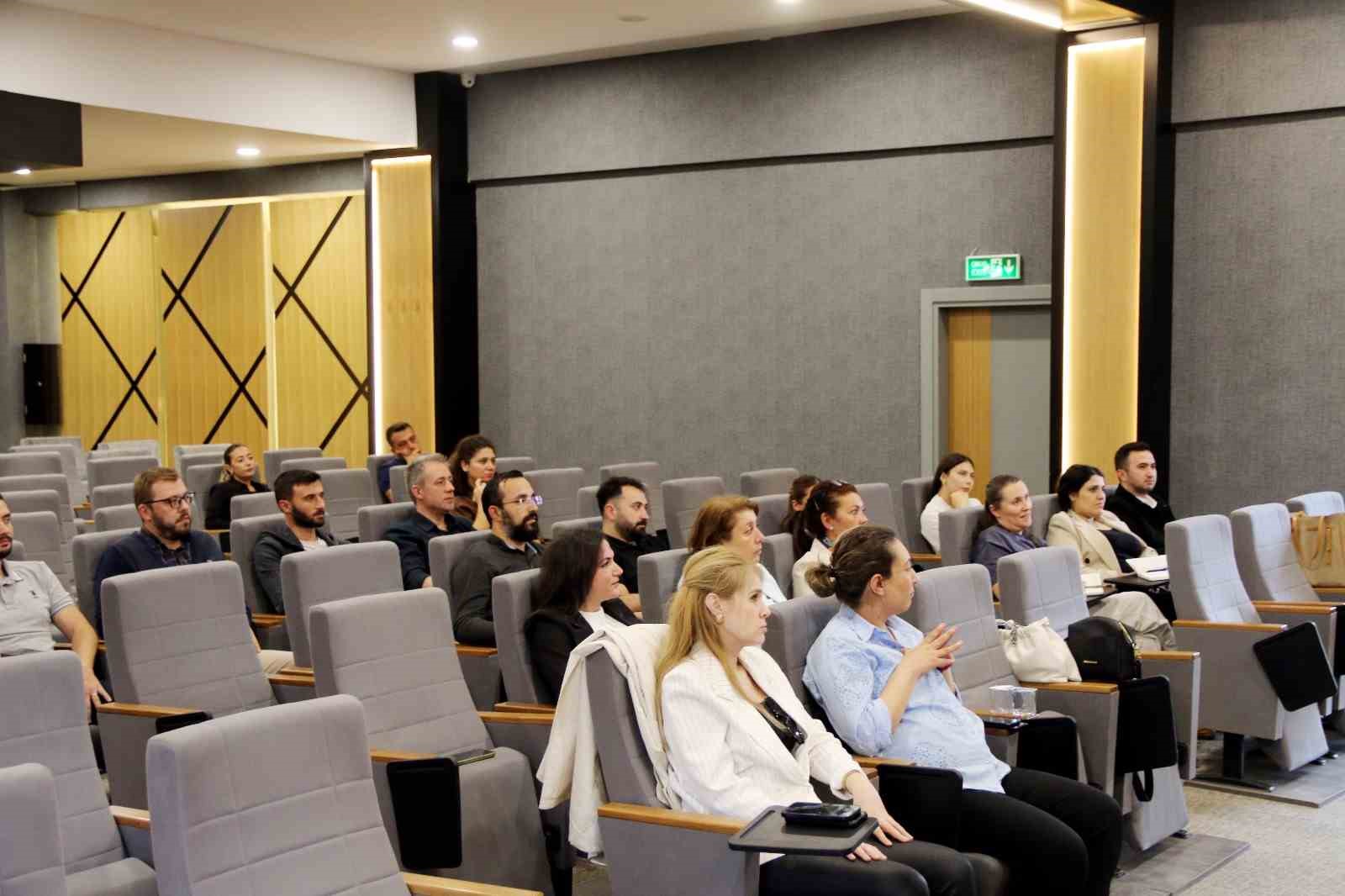 K&uuml;tahya OSB Akademi&rsquo;de nezaket ve protokol kuralları eğitimi
