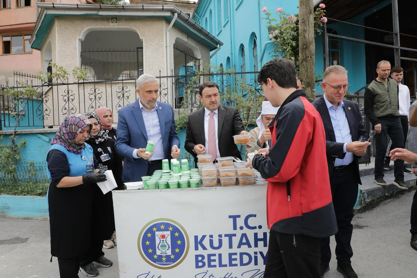 K&uuml;tahya&rsquo;da geleneksel ahilik pilavı ikramı
