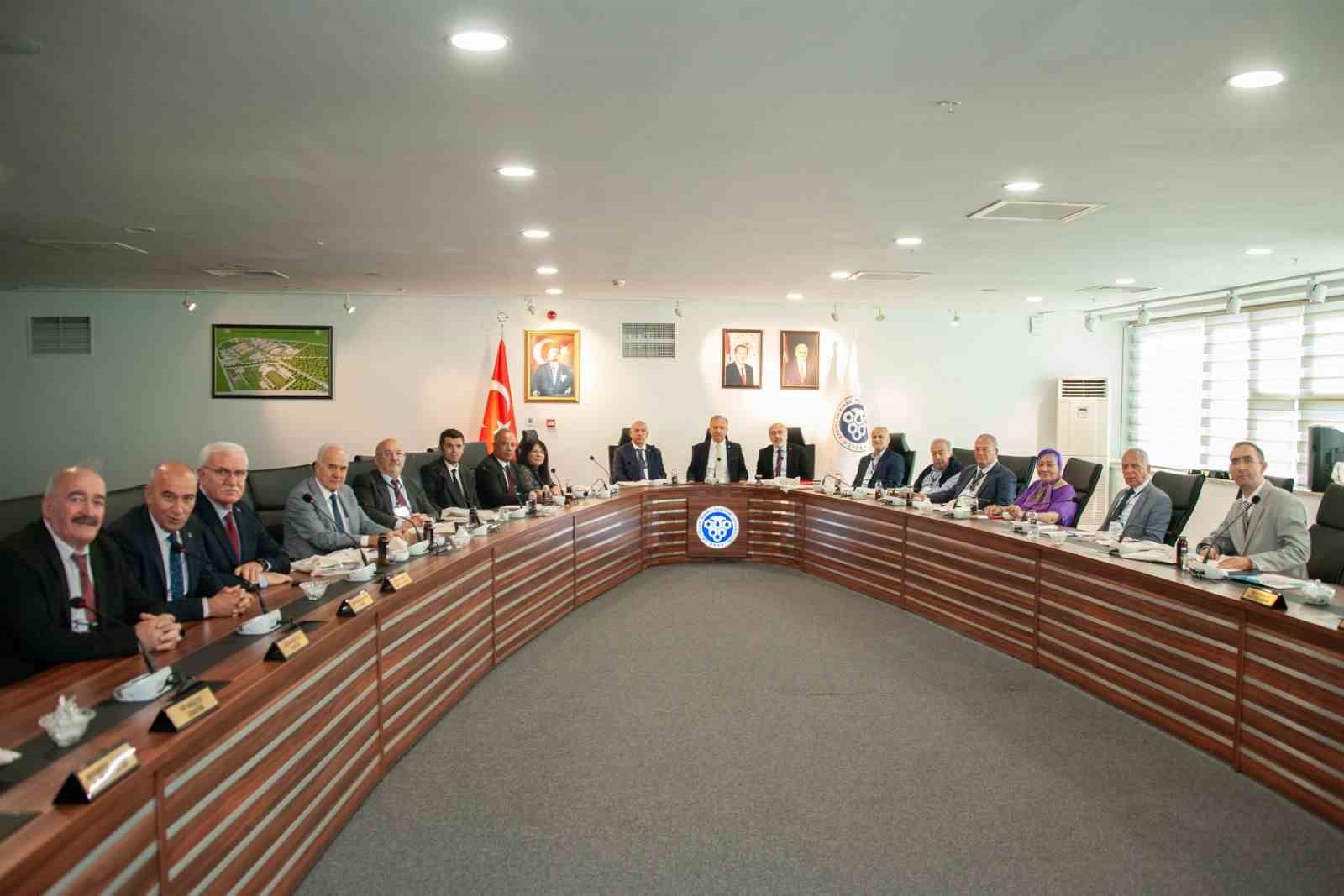 Rekt&ouml;r Kurtuluş Karamustafa&rsquo;dan Erzincan Binali Yıldırım &Uuml;niversitesi&rsquo;ne ziyaret
