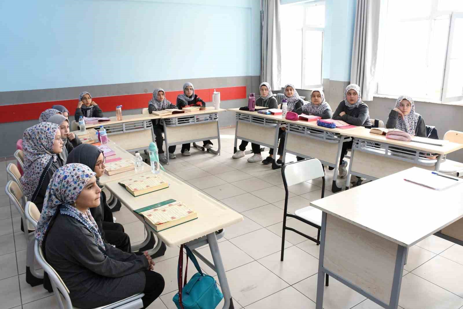 Eskişehir Kız Anadolu İmam Hatip Lisesi&rsquo;ne ziyaret

