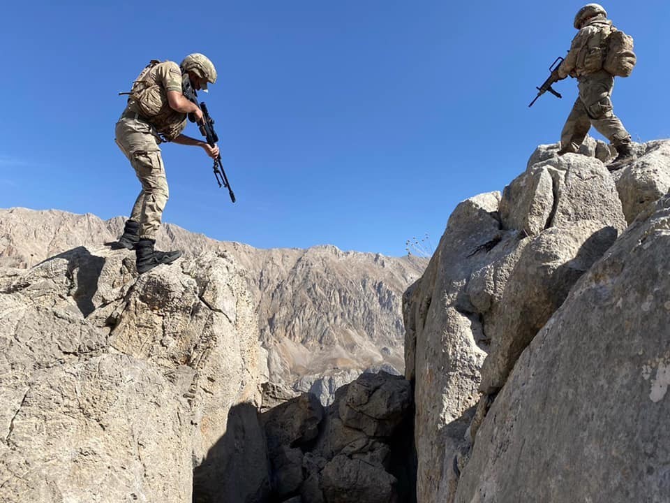 Erzincan&rsquo;ın da aralarında bulunduğu 30 ilde 144 mağara ve barınma alanı imha edildi
