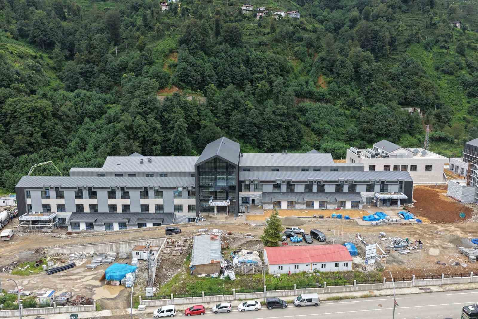 Güneysu’da 100 yataklı devlet hastanesi hizmete hazırlanıyor
