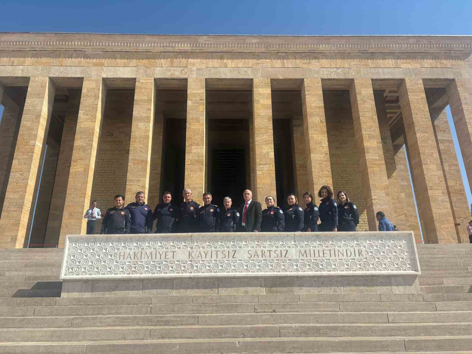 Bursa İtfaiyesi&rsquo;nden Anıtkabir&rsquo;e ziyaret
