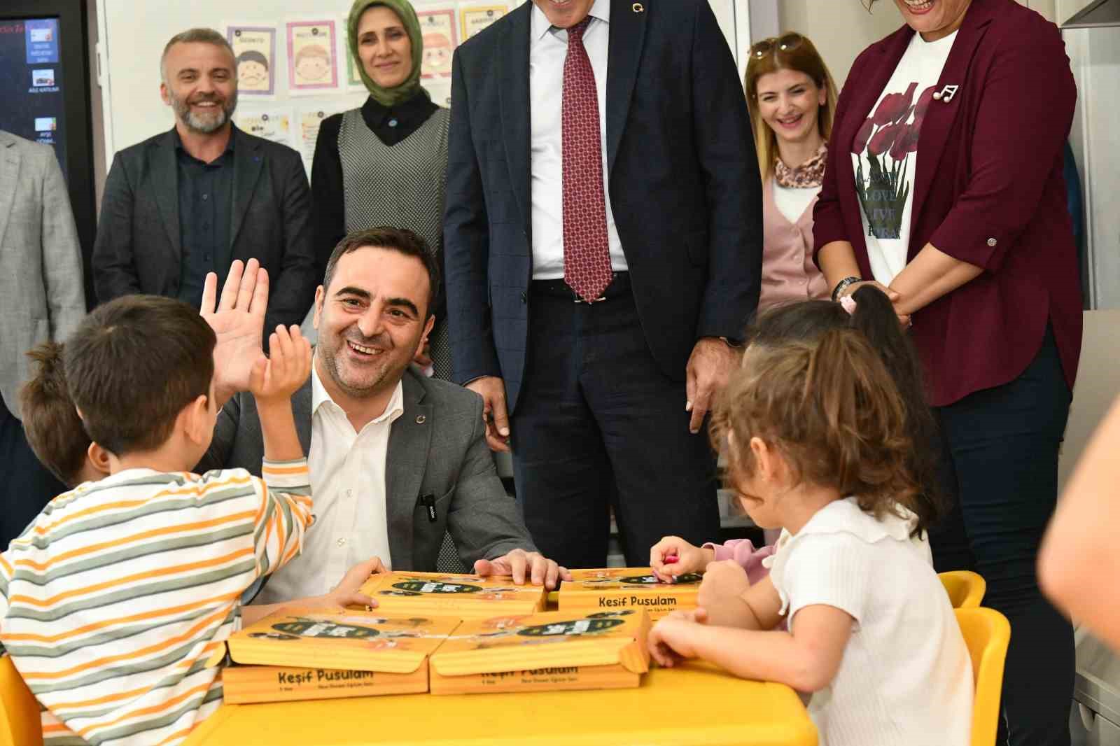 2600 okul &ouml;ncesi &ouml;ğrenciye eğitim seti desteği
