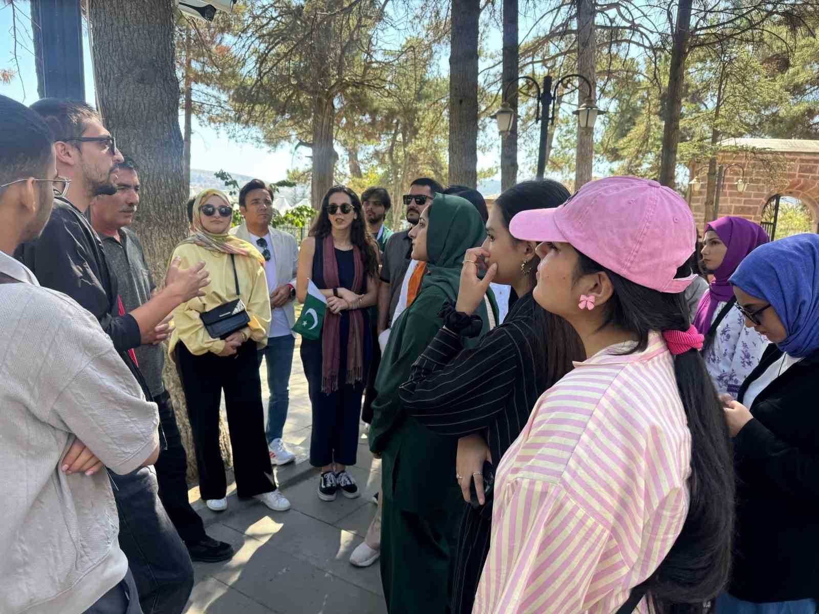 Pakistanlı gençler Söğüt&rsquo;te ağırlandı