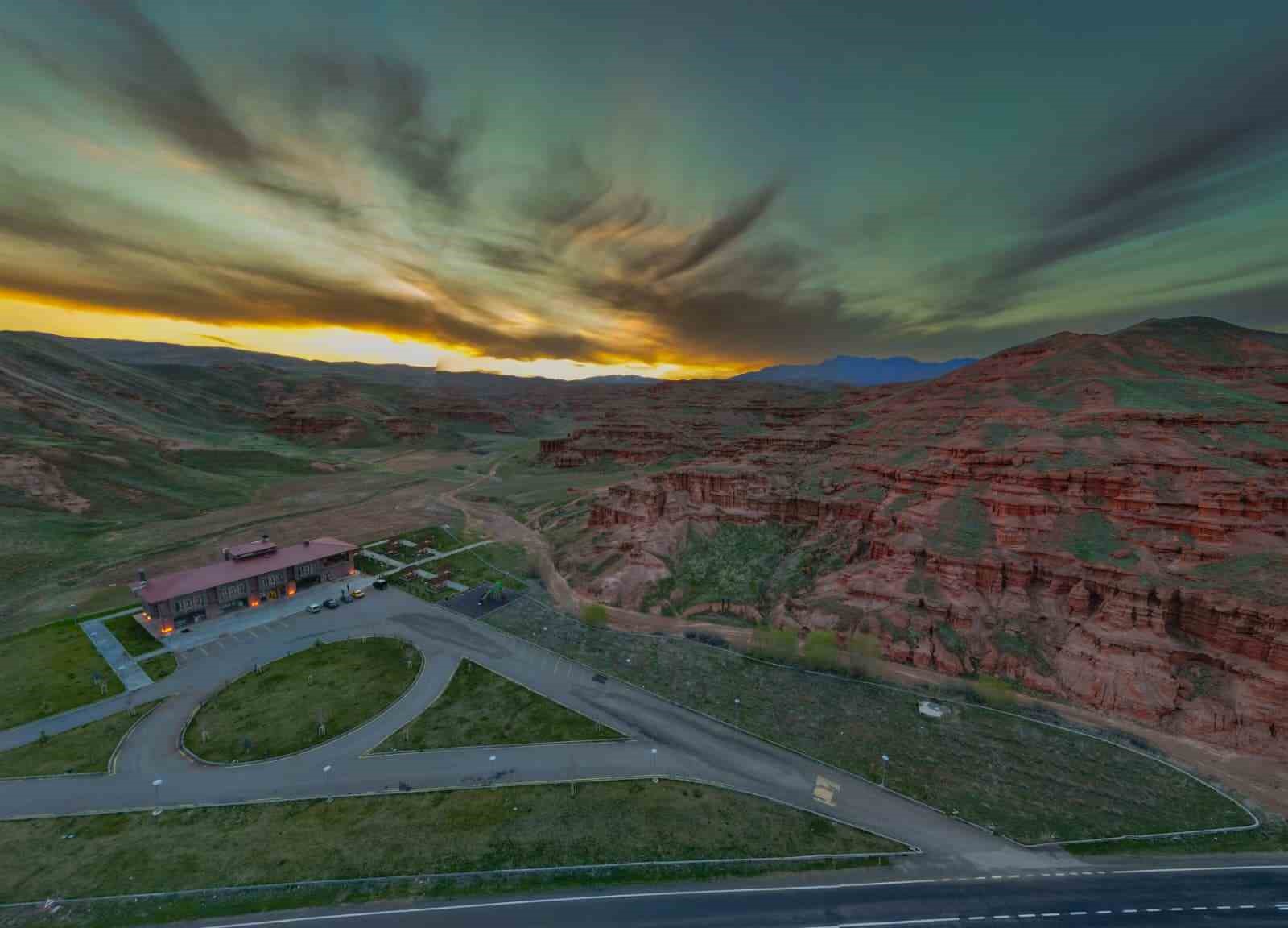 Narman Peri Bacaları görsel şölen oluşturuyor
