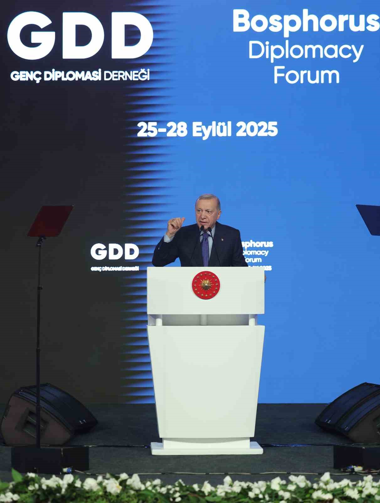 Cumhurbaşkanı Erdoğan: "Soykırım şebekesinin başı, BM Genel Kurulu’nda yalanları ve tehditlerini dinleyecek kimse bulamadı ve boş koltuklara konuştu"
