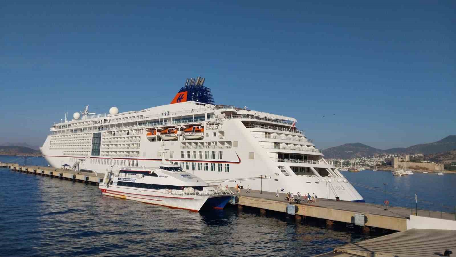 Mikonos&rsquo;tan Bodrum&rsquo;a 481 yolcu getirdi