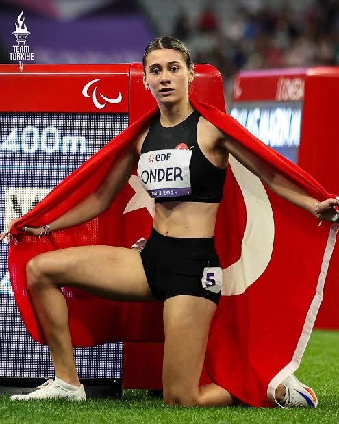 Bakan Bak dünya rekoru kıran Aysel Önder’i tebrik etti
