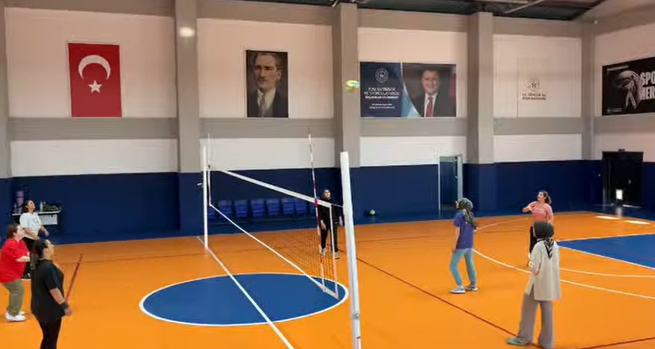 Pazaryeri&rsquo;nde kadınlar filede buluştu
