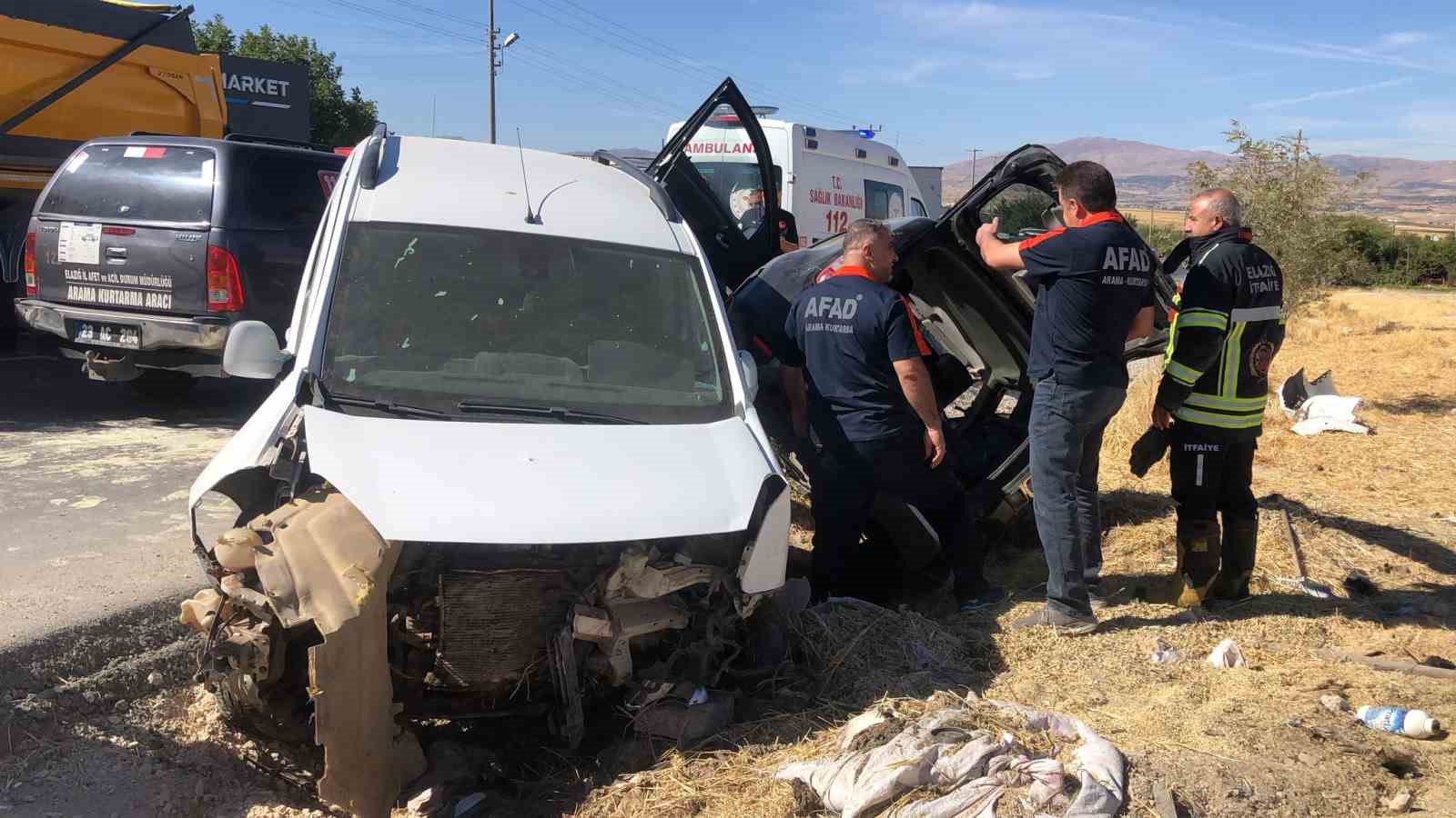 Elazığ’da trafik kazası: 3 yaralı