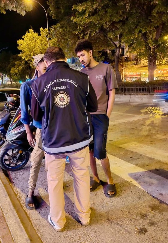 D&uuml;zensiz g&ouml;&ccedil;e karşı kararlı m&uuml;cadele
