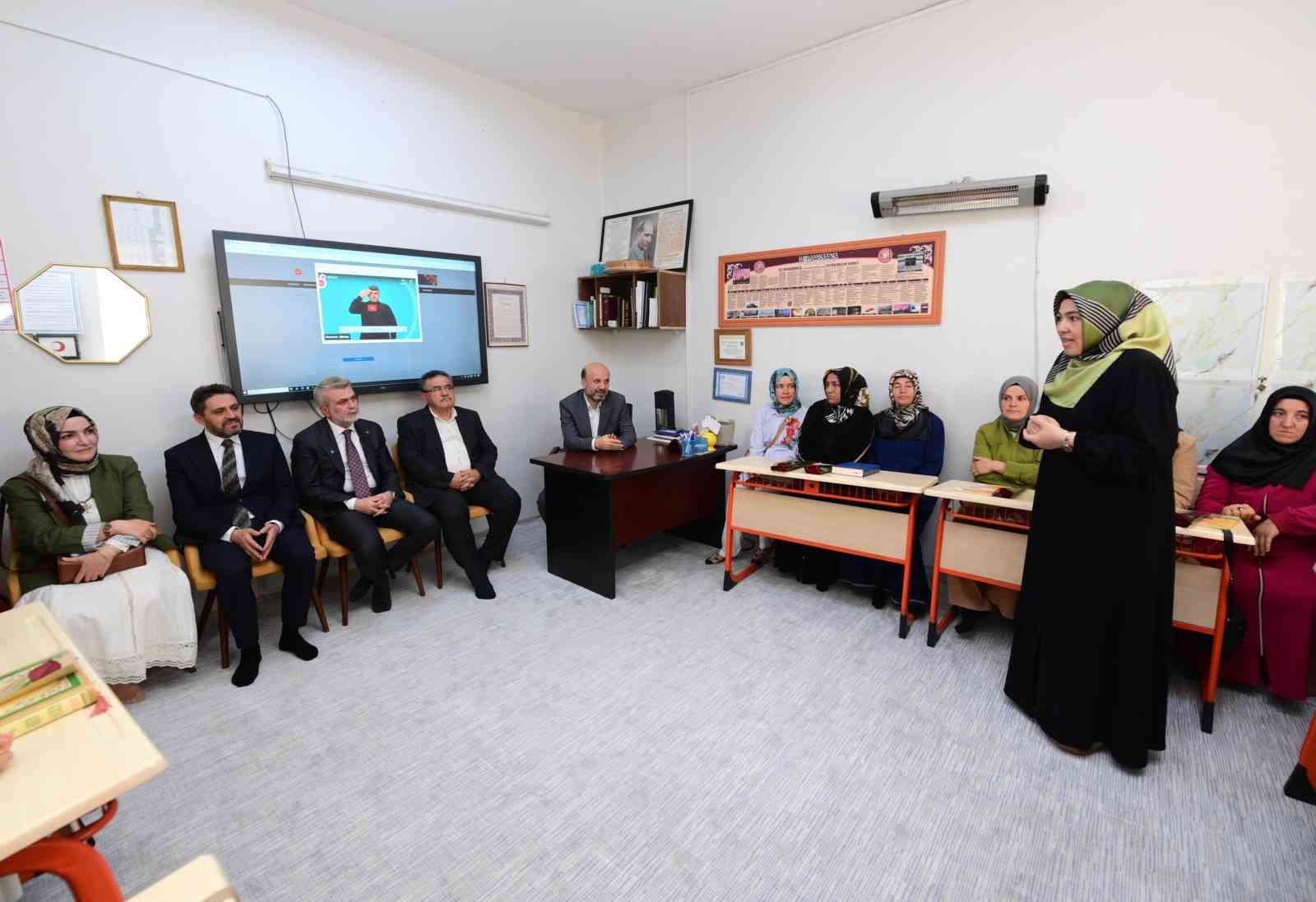 İşitme engellilerin hayatı destekle kolaylaşıyor