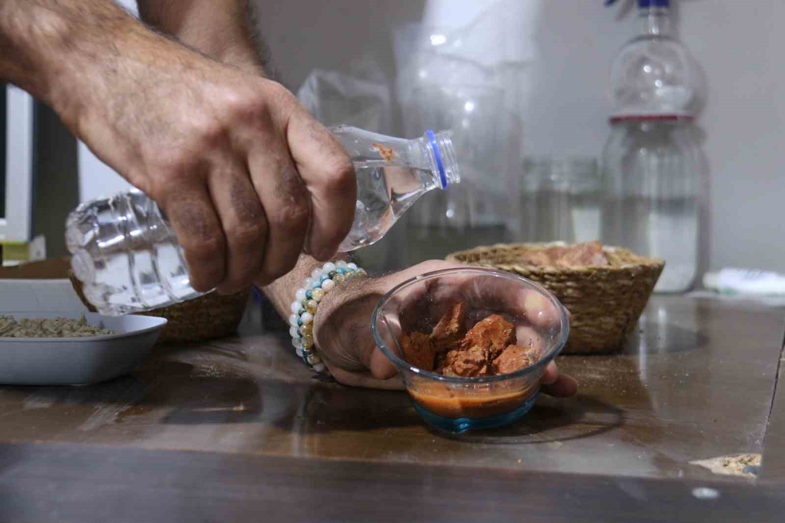 D&uuml;nyaca &uuml;nl&uuml; camiden etkilendi, unutulmaya y&uuml;z tutmuş kili yeniden g&uuml;n y&uuml;z&uuml;ne &ccedil;ıkarttı
