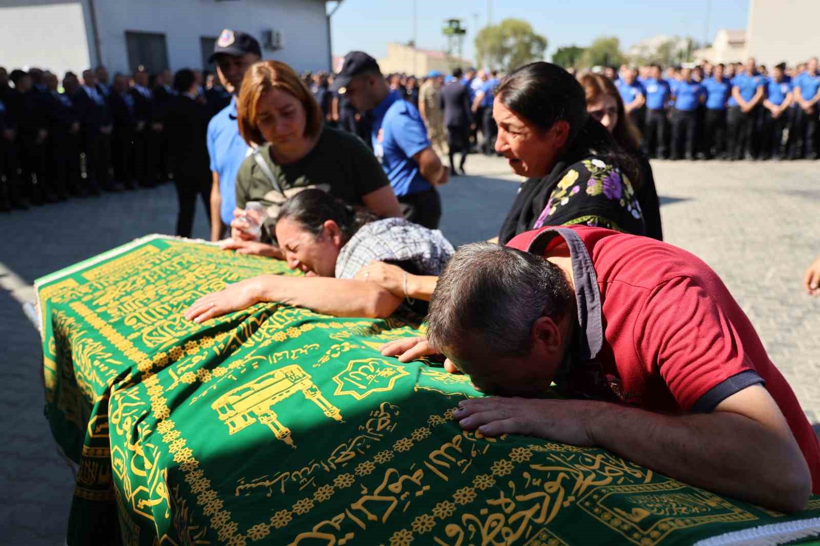 Görev çıkışı kazada ölen memurlar için cezaevinde tören düzenlendi