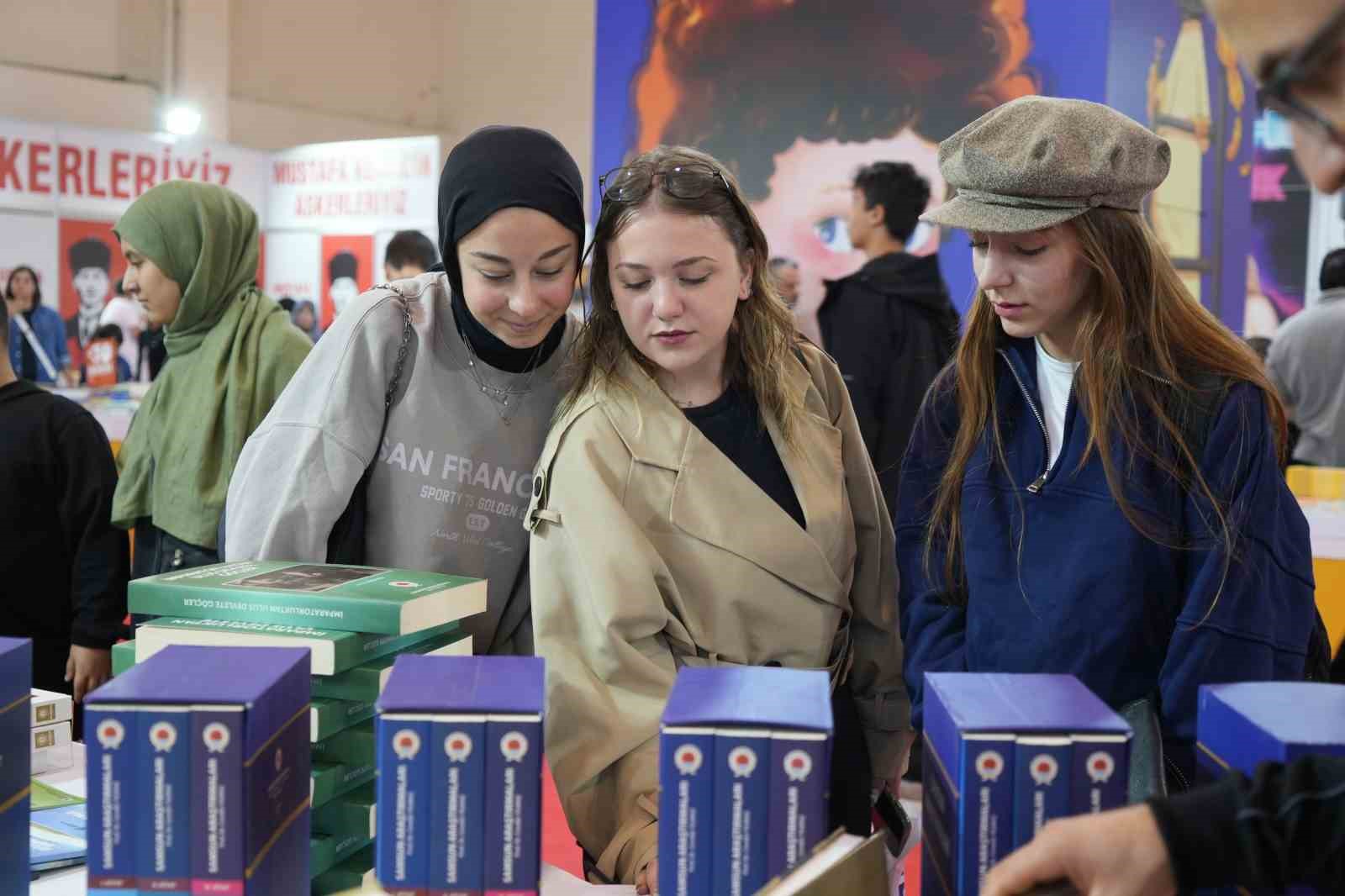 Karadeniz 10. Kitap Fuarı açıldı