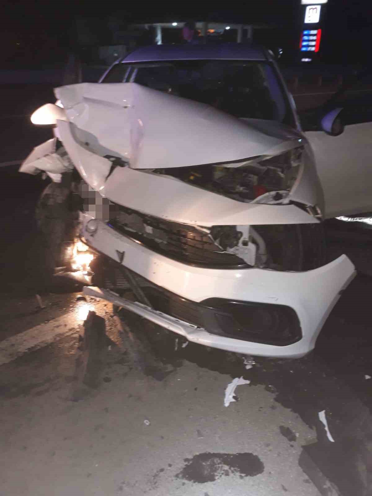 Keşan&rsquo;da iki otomobilin &ccedil;arpıştığı kazada 5 kişi yaralandı
