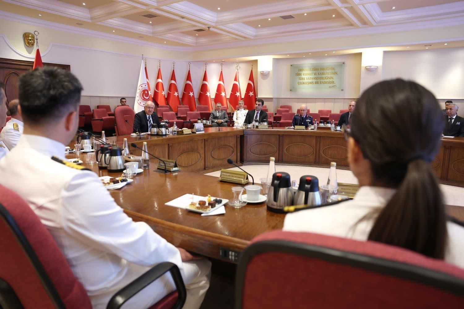 Bakan G&uuml;ler: "T&uuml;rk Donanması d&uuml;nyanın en g&uuml;&ccedil;l&uuml; deniz unsurlarından biri haline geldi"
