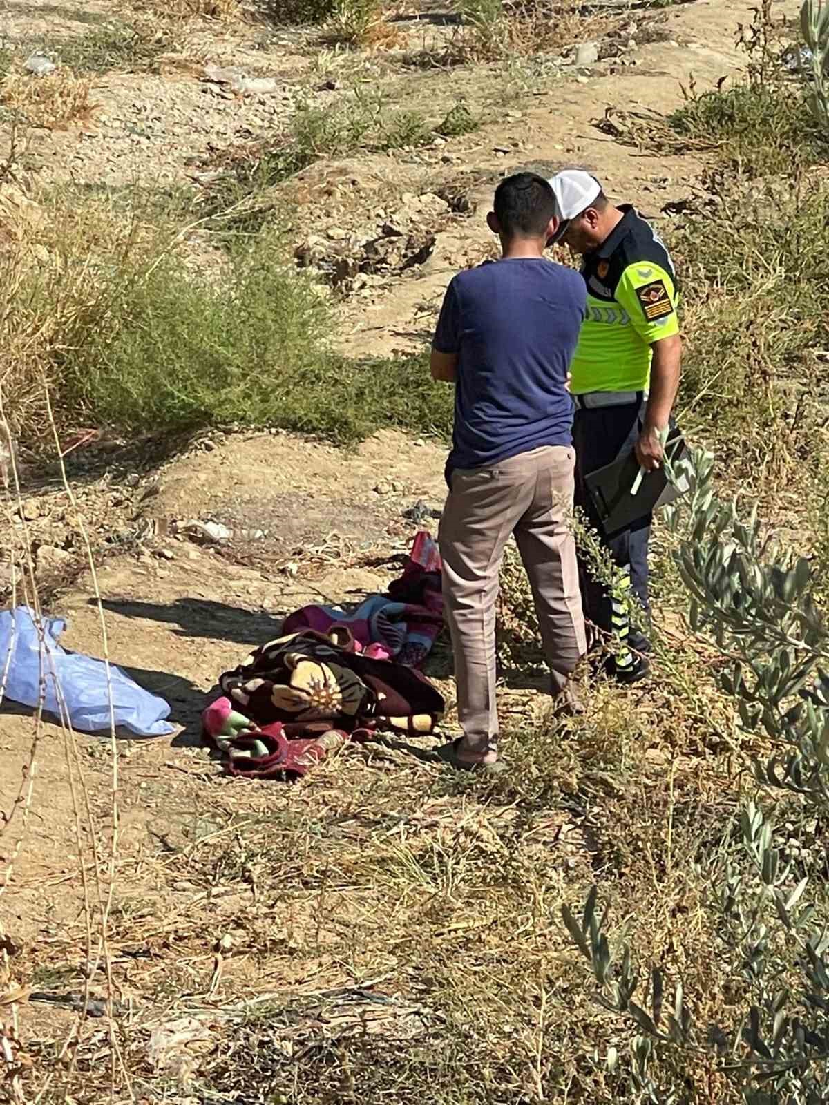 Antalya’da devrilen forkliftin altında kalan sürücü hayatını kaybetti