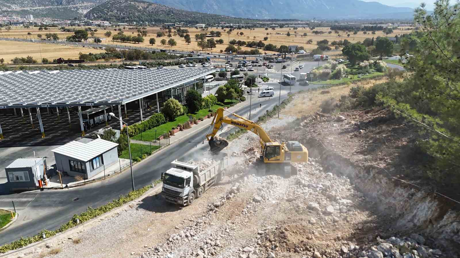 Muğla B&uuml;y&uuml;kşehir, kamu kurumlarıyla iş birliğiyle ulaşımı g&uuml;&ccedil;lendiriyor
