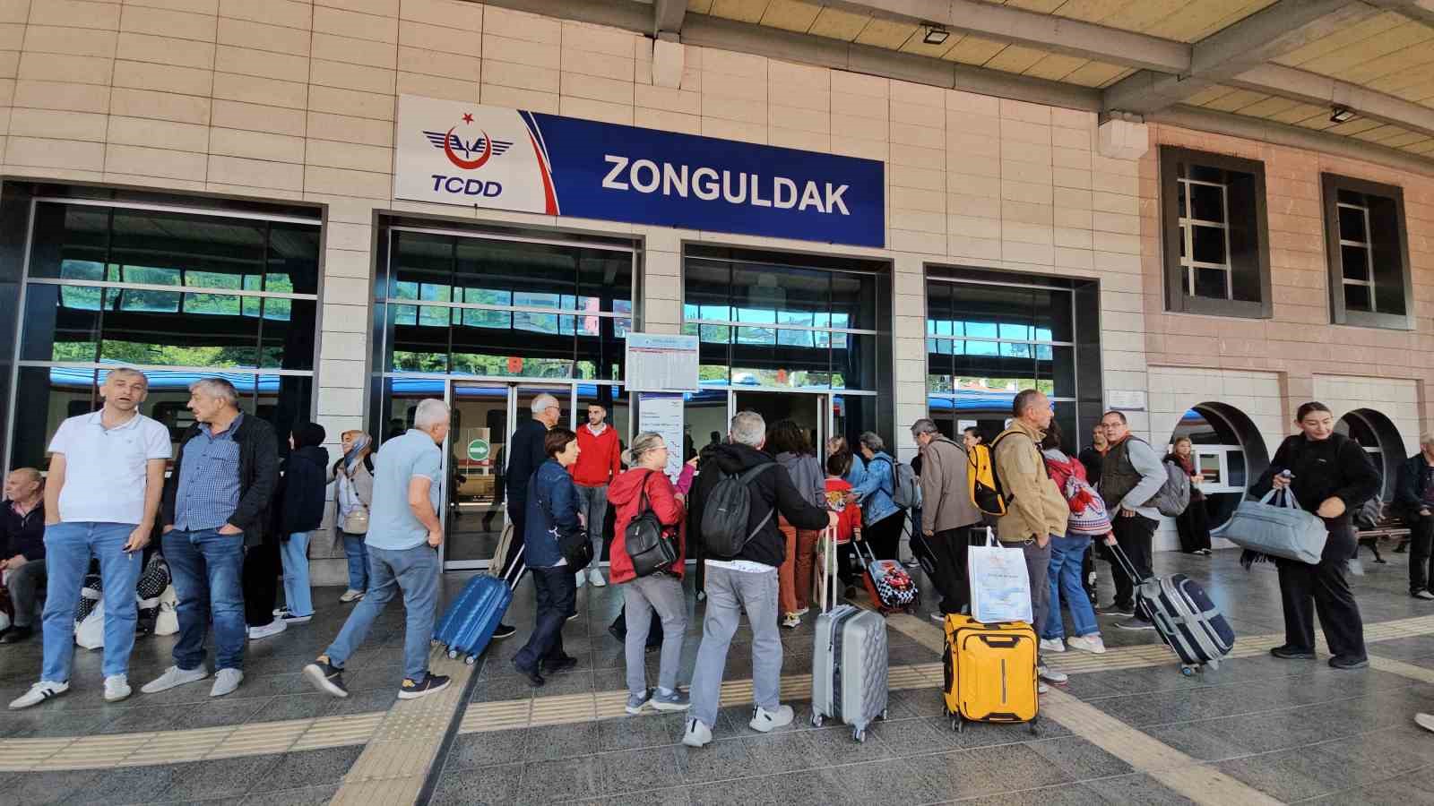 Turistik Karaelmas Ekpresi ziyaretçilerinden Zonguldak’a tam not