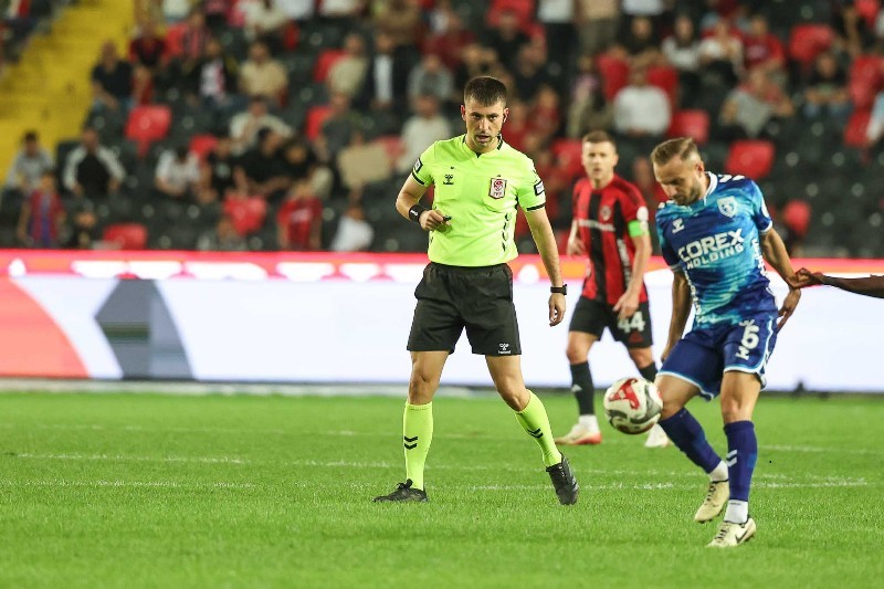 Samsunspor&rsquo;dan hakem kararlarına tepki: "Emekler heba edildi"
