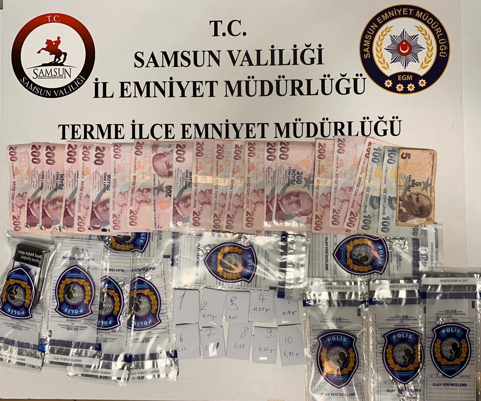 Polisin kovalamaca sunucu yakaladığı araçta uyuşturucu çıktı: 3 gözaltı