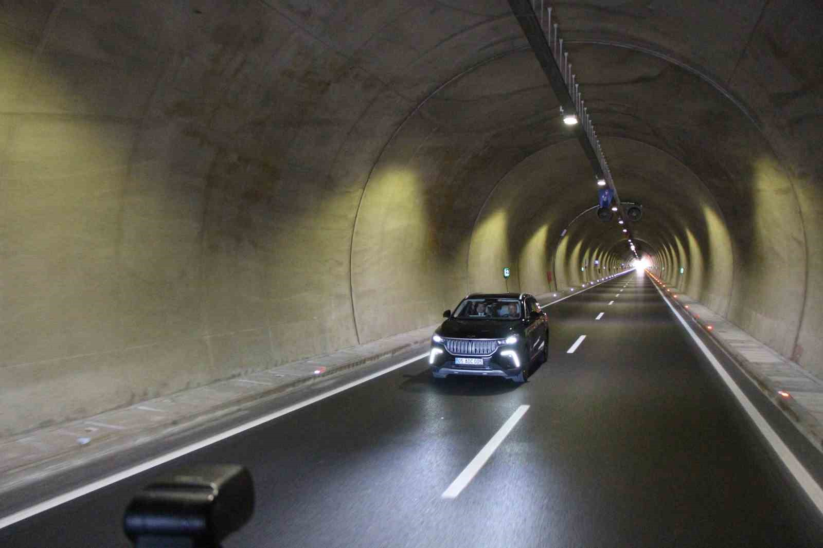 Bakan Uraloğlu: "Badal Tüneli’nin kıymetini uzun yol şoförlerimiz bilir"