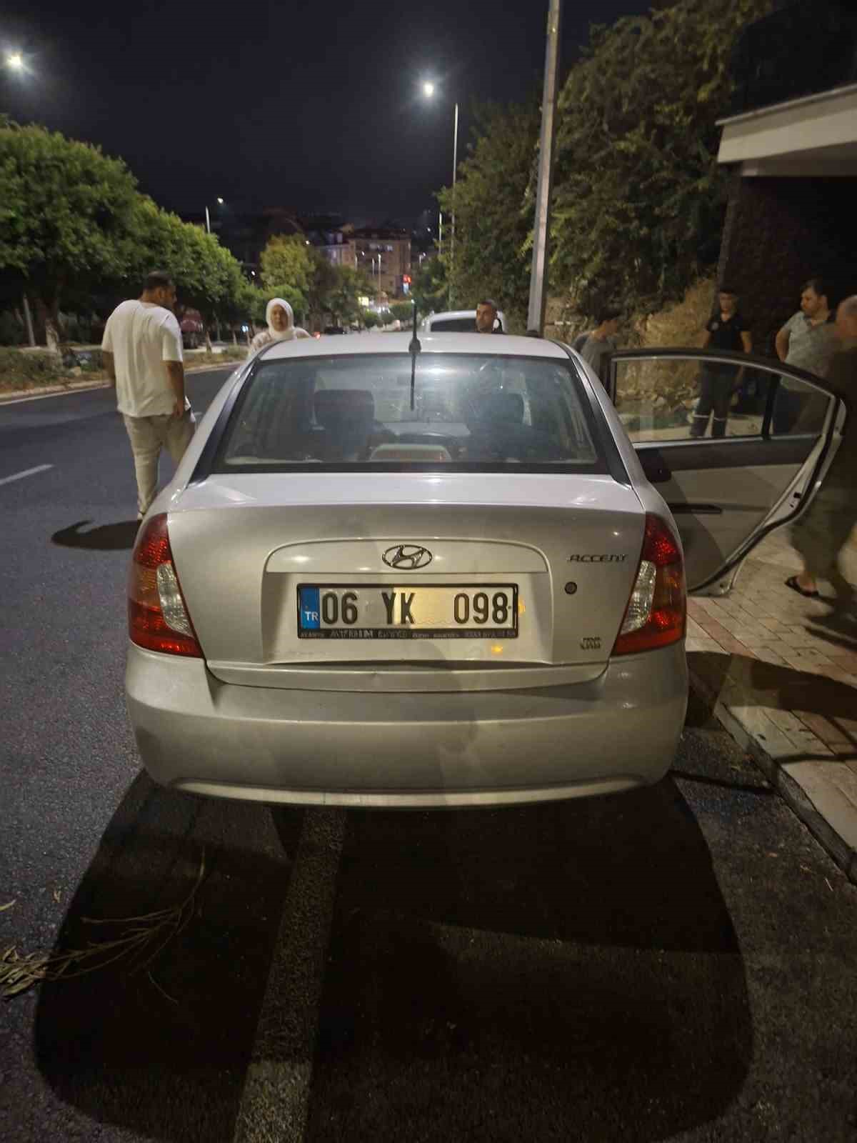 Alanya’da otomobil ile çarpışan motosikletli hayatını kaybetti